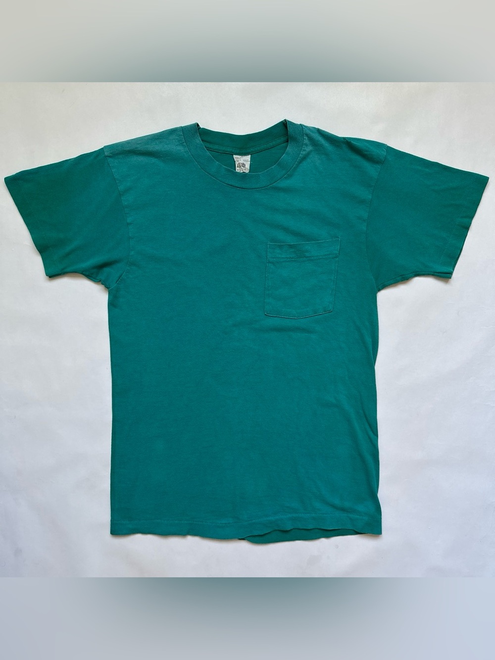 Vintage single stitch pocket tee sun faded distressed fader